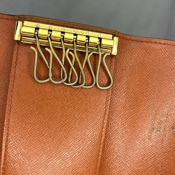 Louis Vuitton LOUIS VUITTON key  case Holder - Picture 5 of 12